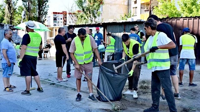 Жители на квартала се включват